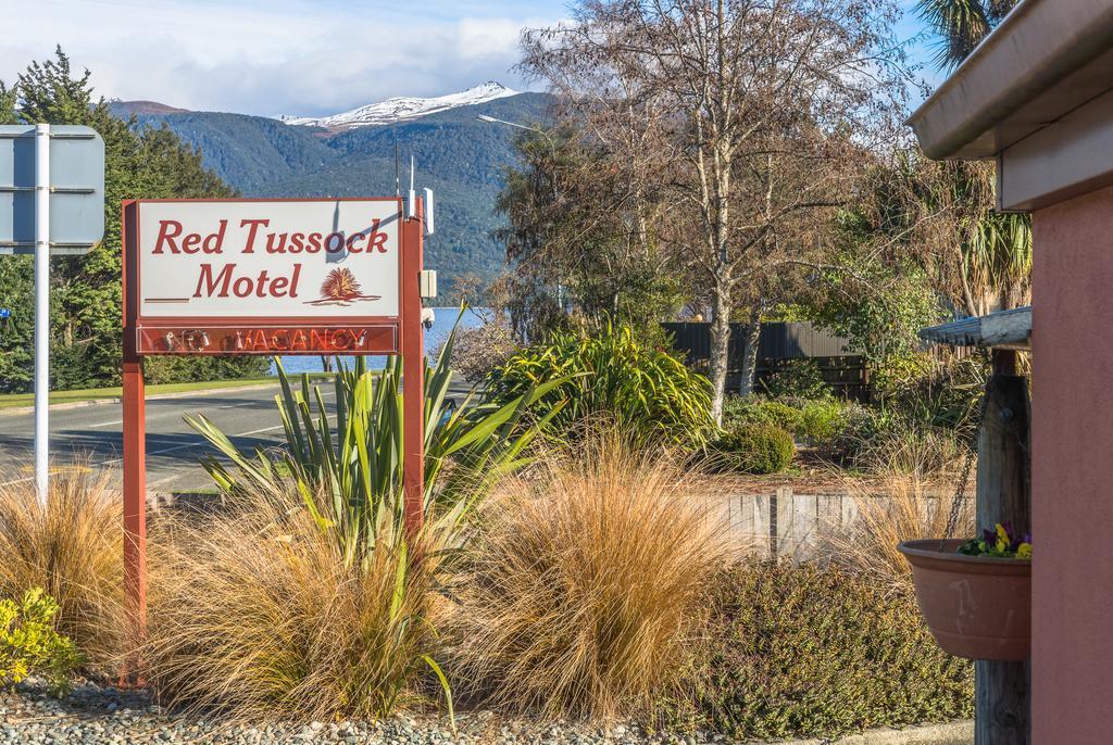 Red Tussock Motel Те Анау Екстериор снимка