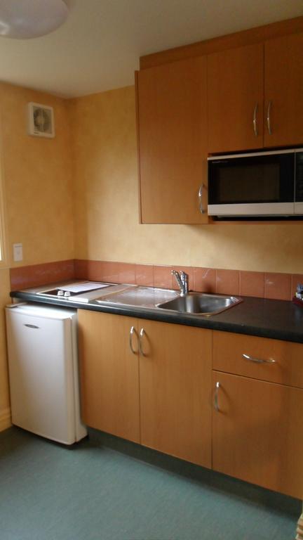 Red Tussock Motel Те Анау Екстериор снимка